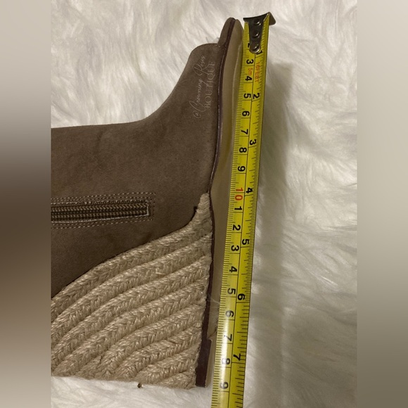 NWT Size 8.5 JustFab Taupe Suede Jacklin Peep Toe Open Heel Lace Up Wedge Sandal - Picture 10 of 10